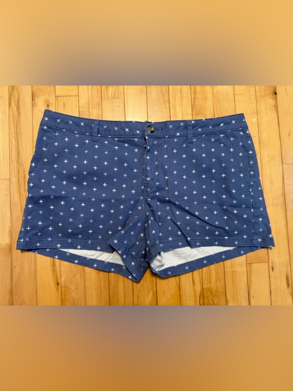 a.n.a Mid-Rise Twill Short 3.5” inseam size 16
